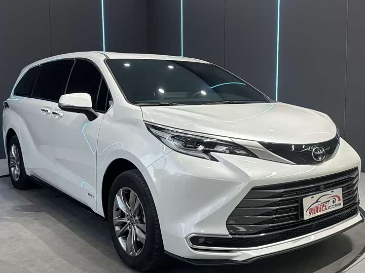 Toyota Sienna 2024 2024款 2.5L混动 四驱尊贵版