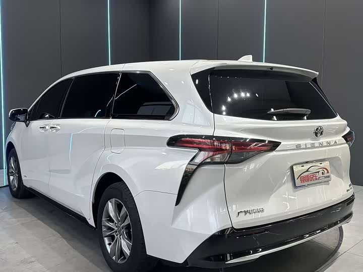 Toyota Sienna 2024 2024款 2.5L混动 四驱尊贵版