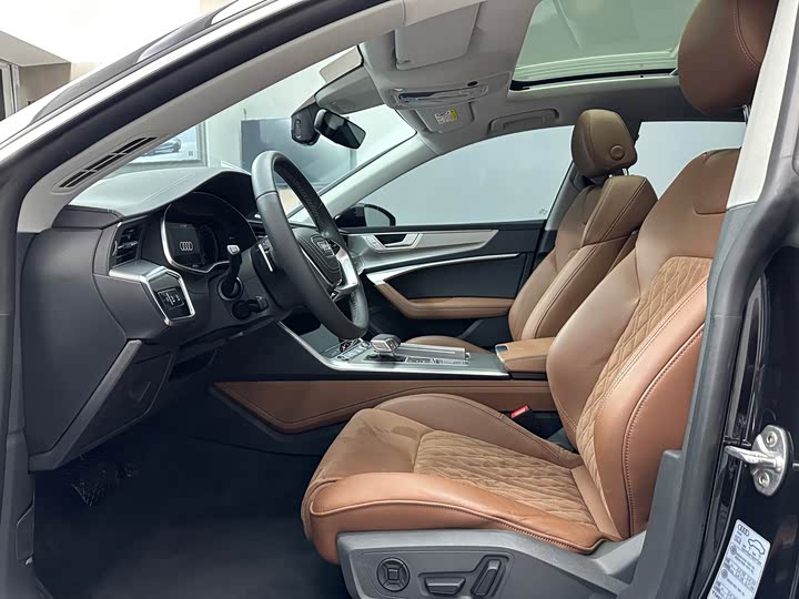 Audi A7L 2024 2024款 45TFSI quattro S-line 见远型 曜黑套装