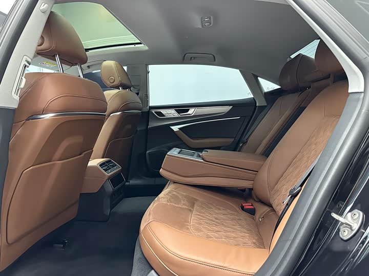 Audi A7L 2024 2024款 45TFSI quattro S-line 见远型 曜黑套装