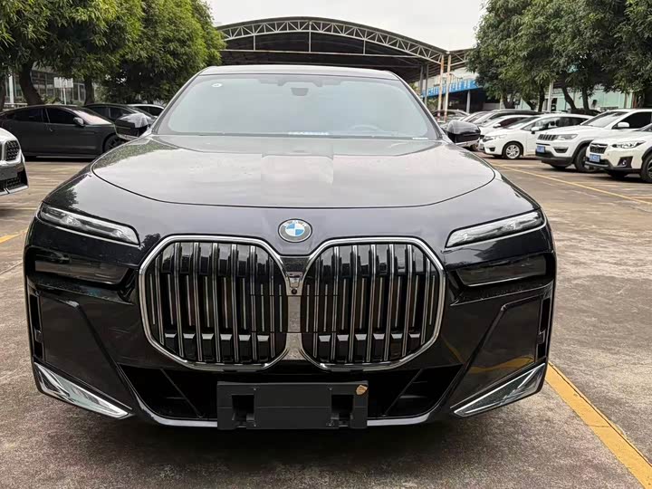 BMW 7 Series 2023 2023款 改款 740Li 尊享型 M运动套装