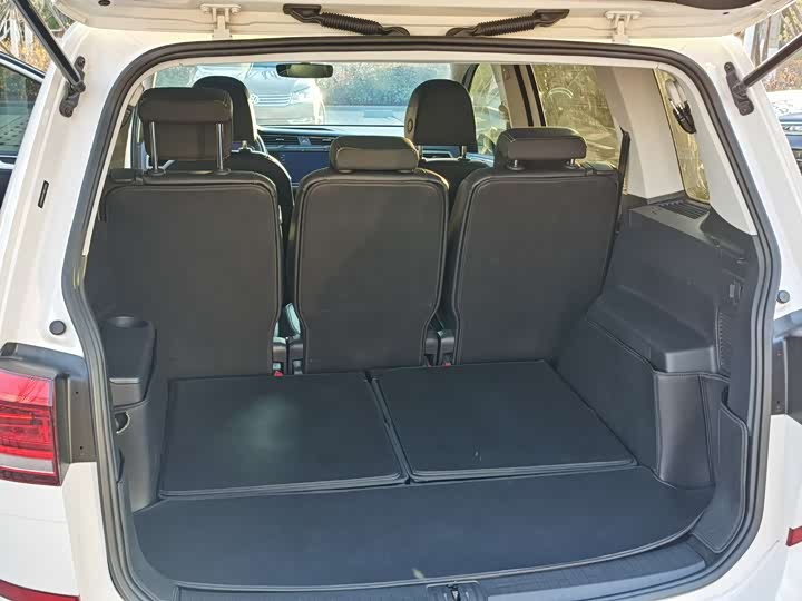 Volkswagen Touran L 2022 2022款 途安L 280TSI DSG拓界版 7座