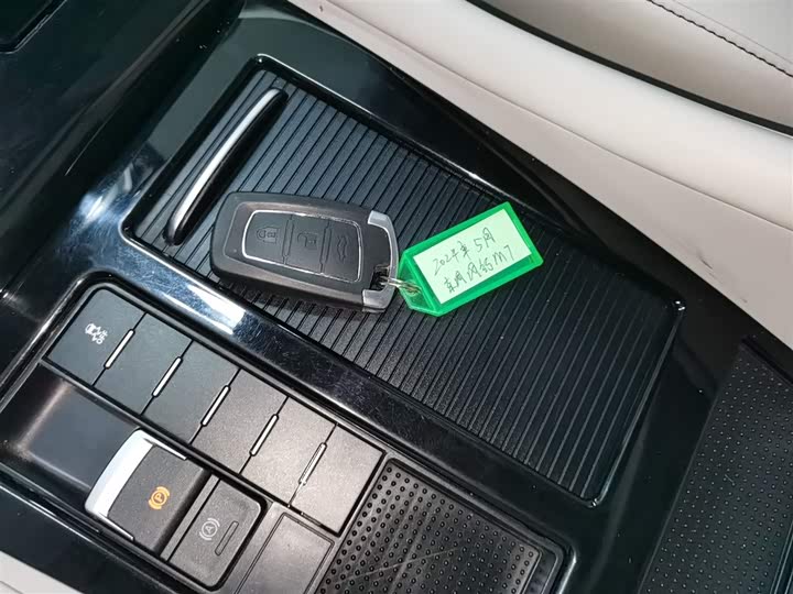 Dongfeng Forthing M7 2022 2022款 领爵款 2.0T 自动行政版