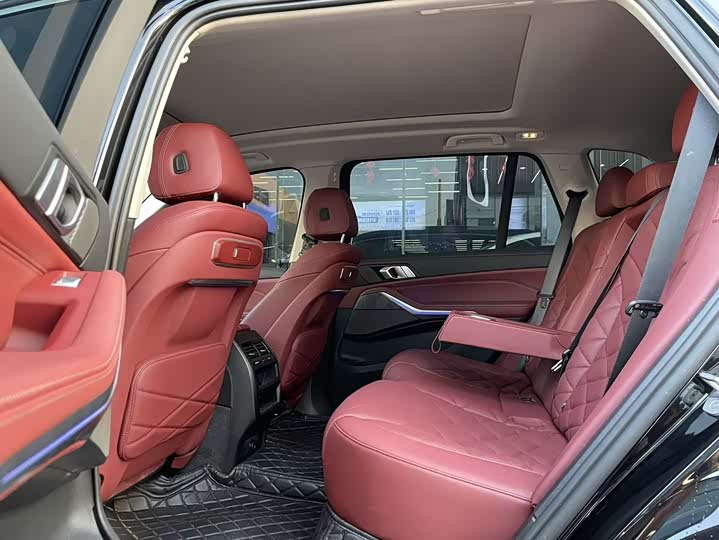 BMW X5 2025 2025款 xDrive 30Li M运动曜夜套装