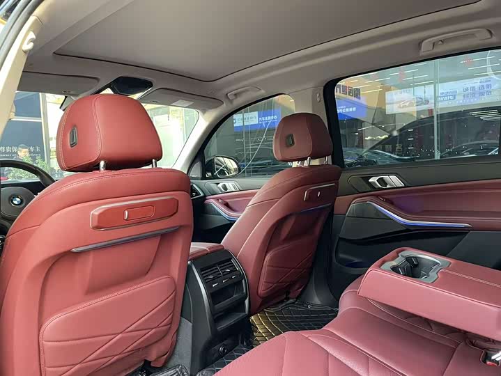 BMW X5 2025 2025款 xDrive 30Li M运动曜夜套装