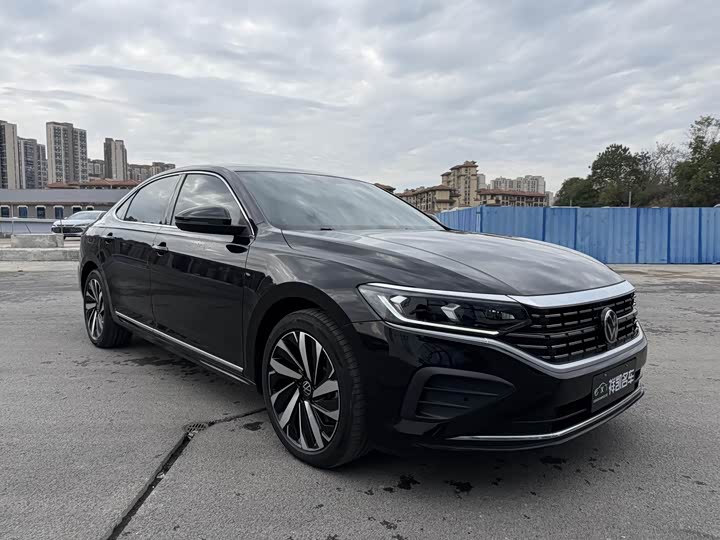 Volkswagen Passat 2025 2025款 出众款 330TSI 精英版