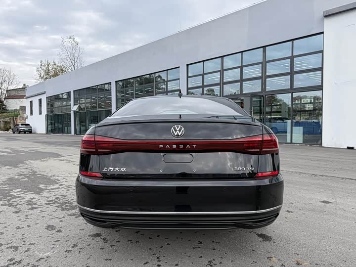 Volkswagen Passat 2025 2025款 出众款 330TSI 精英版