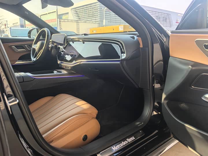 Mercedes-Benz E-Class Hybrid 2024 2024款 E 350 e L 插电式混合动力轿车