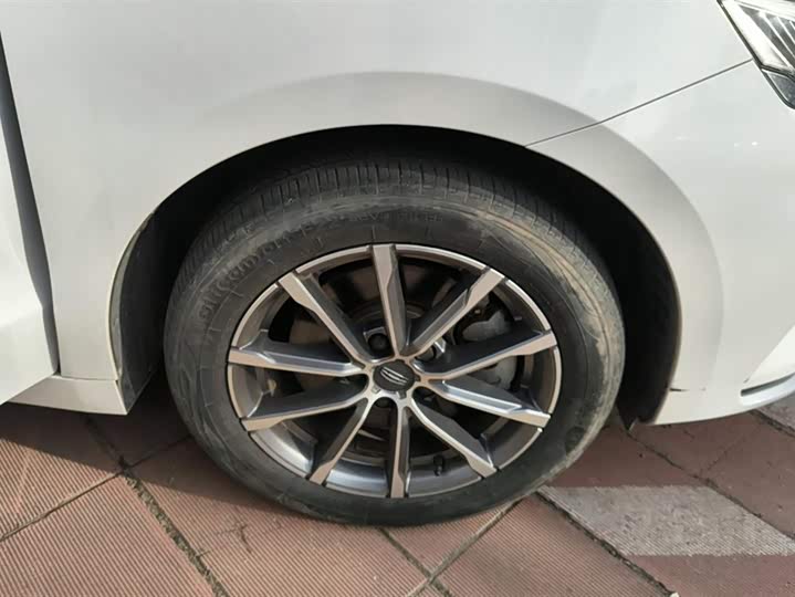 Geely Emgrand GT Hybrid 2021 2021款 1.5T ePro 领耀版