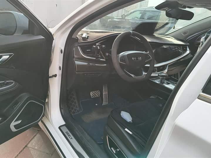 Geely Emgrand GT Hybrid 2021 2021款 1.5T ePro 领耀版