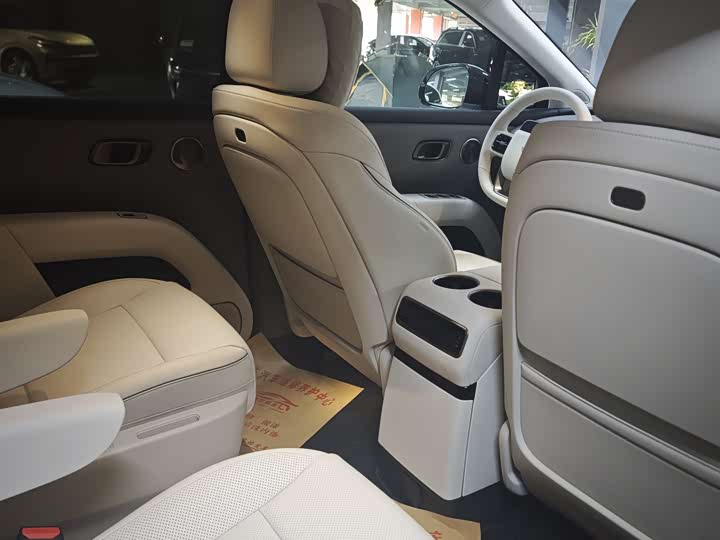 LiXiang i8 2025 2025款 标准版