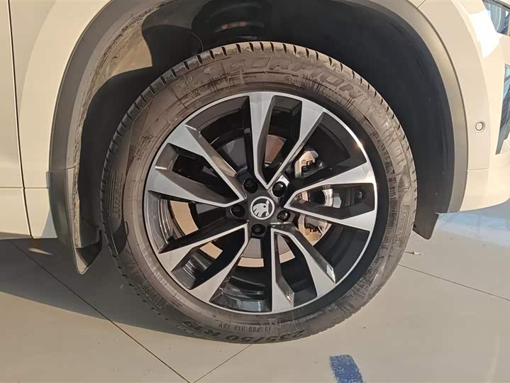 Skoda Kodiaq 2023 2023款 改款 TSI330 5座两驱奢享版