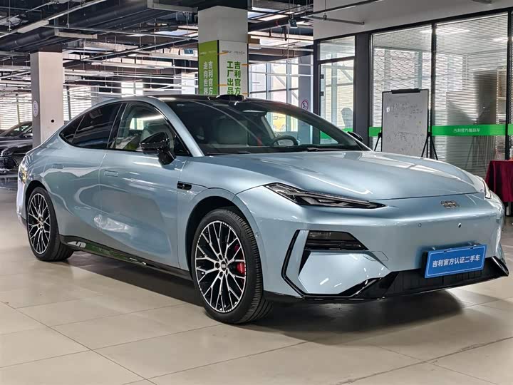 Geely Galaxy E8 2025 2025款 620km 四驱星舰激光雷达智驾版