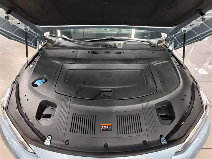 Geely Galaxy E8 2025 2025款 620km 四驱星舰激光雷达智驾版