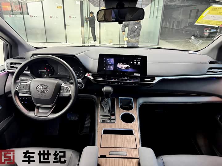 2026 Toyota Granvia
