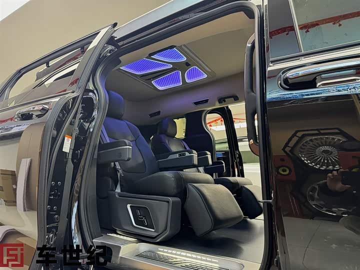 Toyota Granvia 2026 2026款 2.5L混动 舒适版