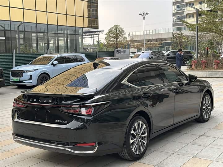 Lexus ES 2025 2025款 300h 臻享版