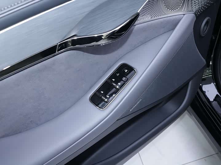 Voyah Passion 2024 2024款 PHEV 四驱超长续航旗舰版