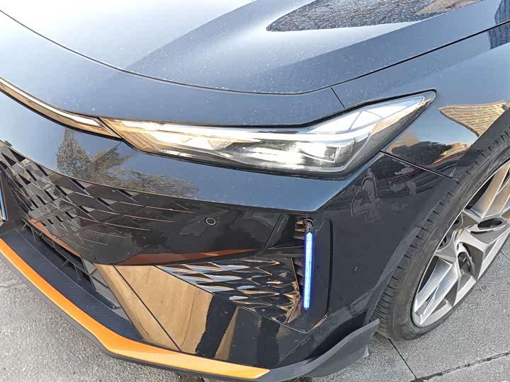 Changan UNI-V 2024 2024款 1.5T 尊贵运动型