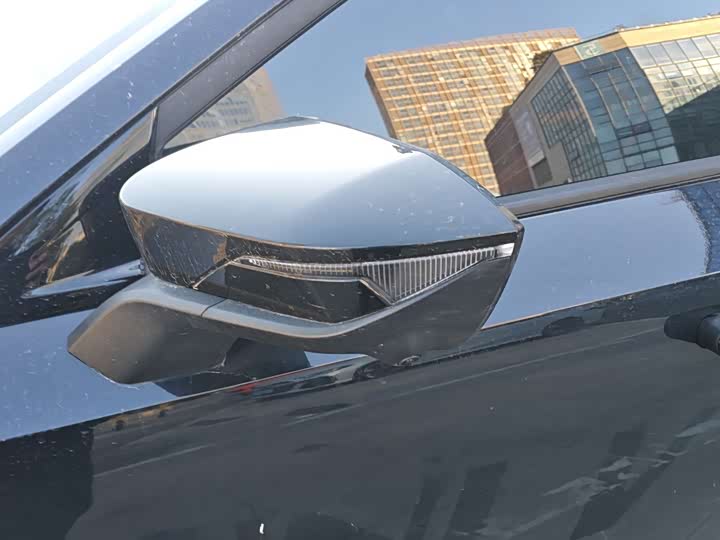 Changan UNI-V 2024 2024款 1.5T 尊贵运动型