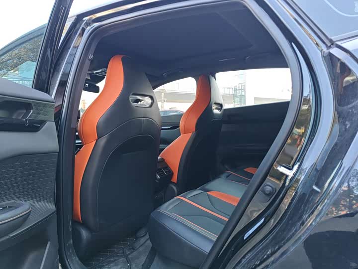 Changan UNI-V 2024 2024款 1.5T 尊贵运动型