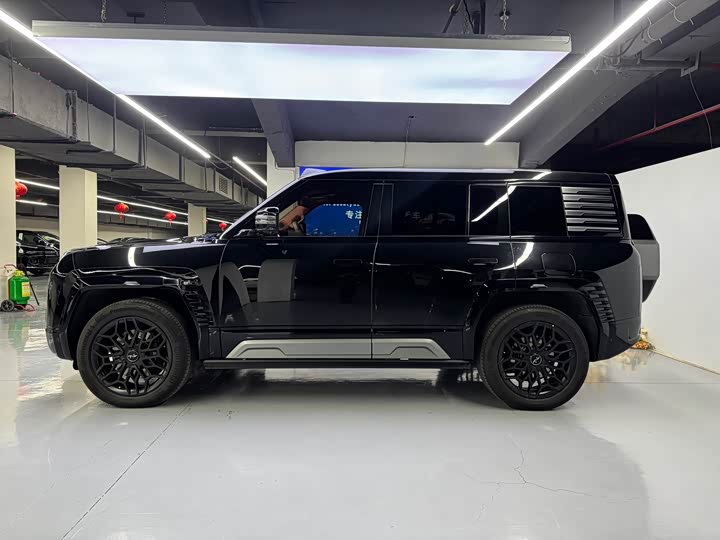 BYD Yangwang U8 2023 2023款 豪华版