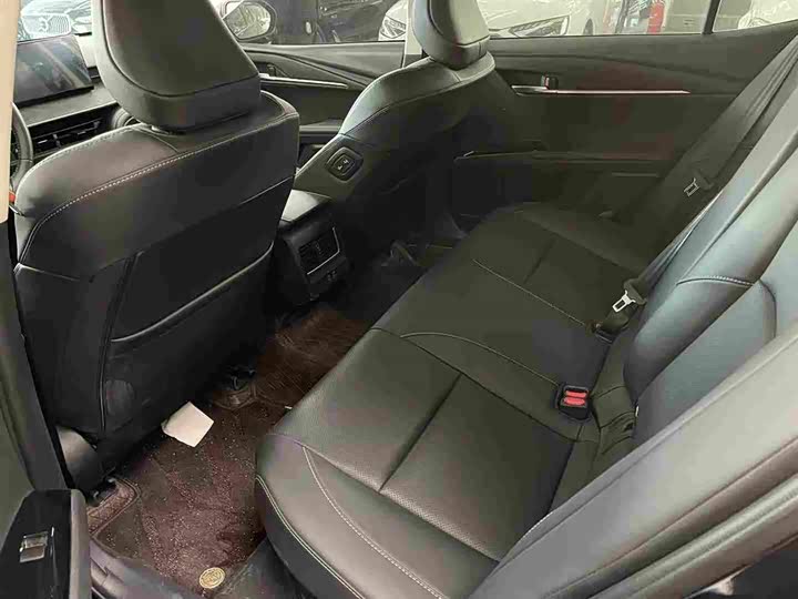 Toyota Camry 2025 2025款 双擎 2.0HG 光辉版