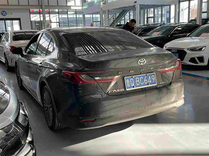 Toyota Camry 2025 2025款 双擎 2.0HG 光辉版
