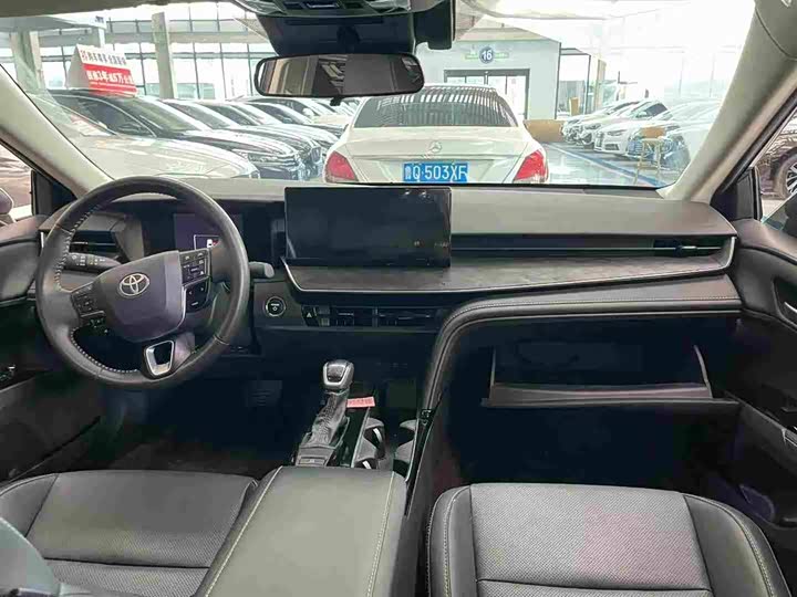 Toyota Camry 2025 2025款 双擎 2.0HG 光辉版