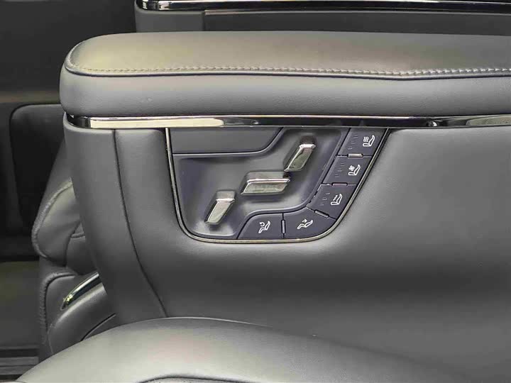 Zeekr 009 2024 2024款 七座过道版四驱 108kWh