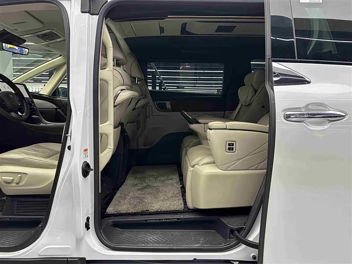 Toyota Vellfire 2024 2024款 皇冠 双擎 2.5L 至尊行政版