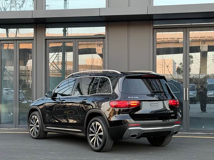 Mercedes-Benz GLB-Class 2024 2024款 改款 GLB 220 时尚型