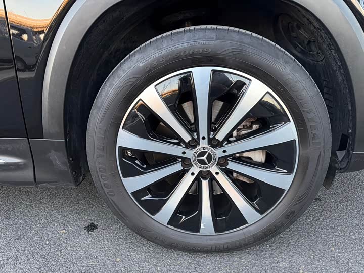 Mercedes-Benz GLB-Class 2024 2024款 改款 GLB 220 时尚型