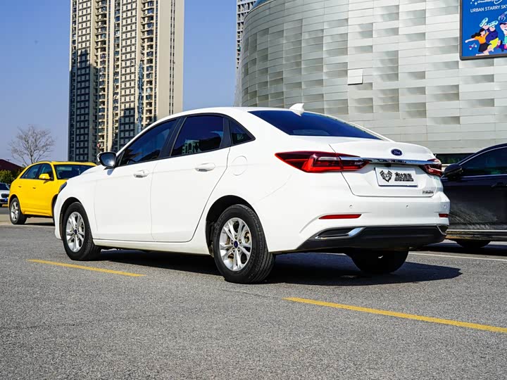 Ford Escort 2021 2021款 1.5L 自动铂金版