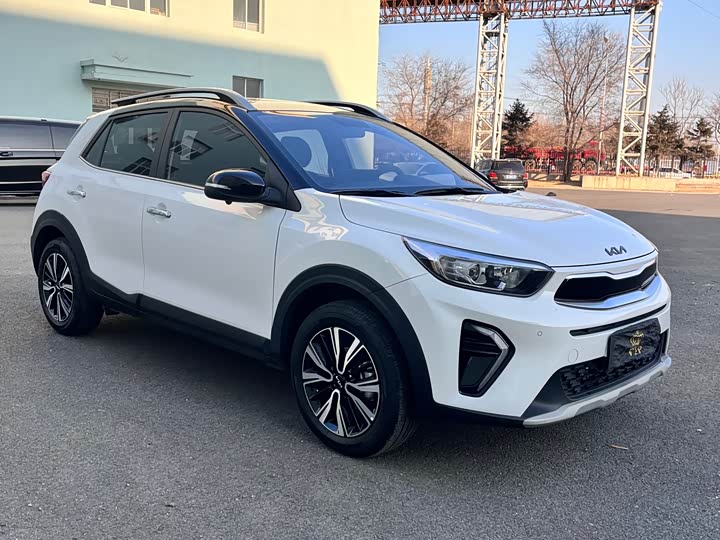 Kia KX1 2021 2021款 1.4L CVT趣享天窗款