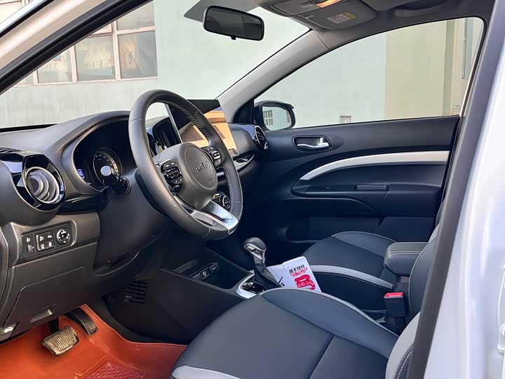 Kia KX1 2021 2021款 1.4L CVT趣享天窗款