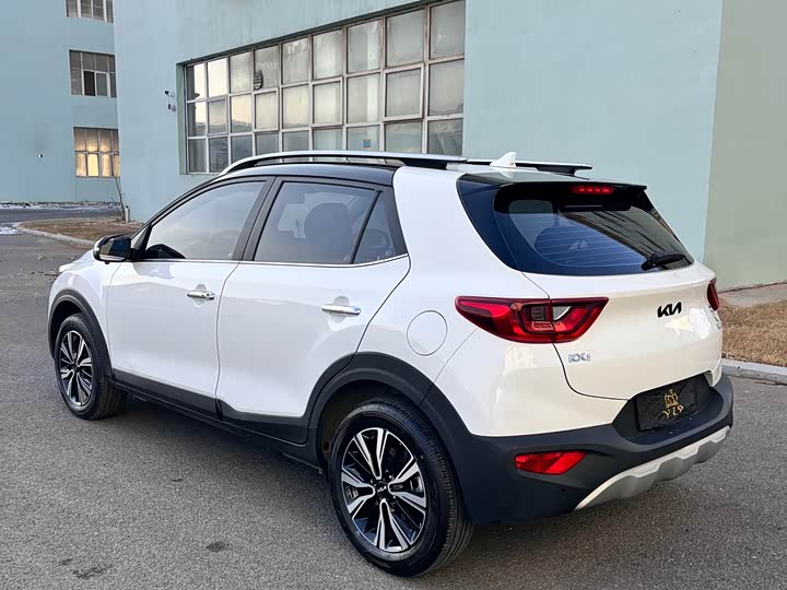Kia KX1 2021 2021款 1.4L CVT趣享天窗款