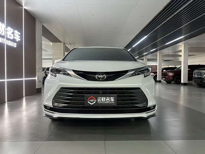 Toyota Sienna 2024 2024款 2.5L混动 四驱尊贵版