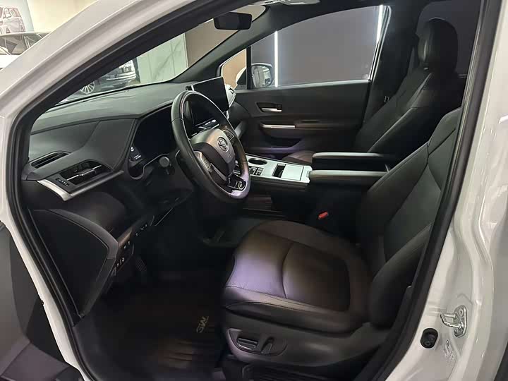 Toyota Sienna 2024 2024款 2.5L混动 四驱尊贵版