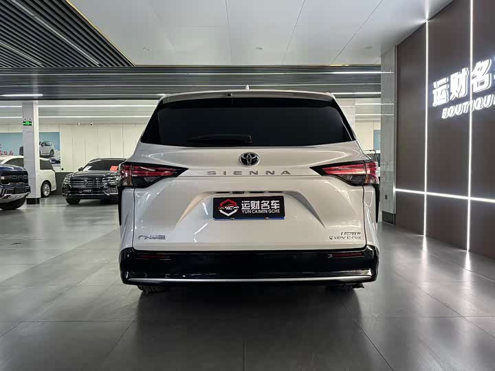 Toyota Sienna 2024 2024款 2.5L混动 四驱尊贵版
