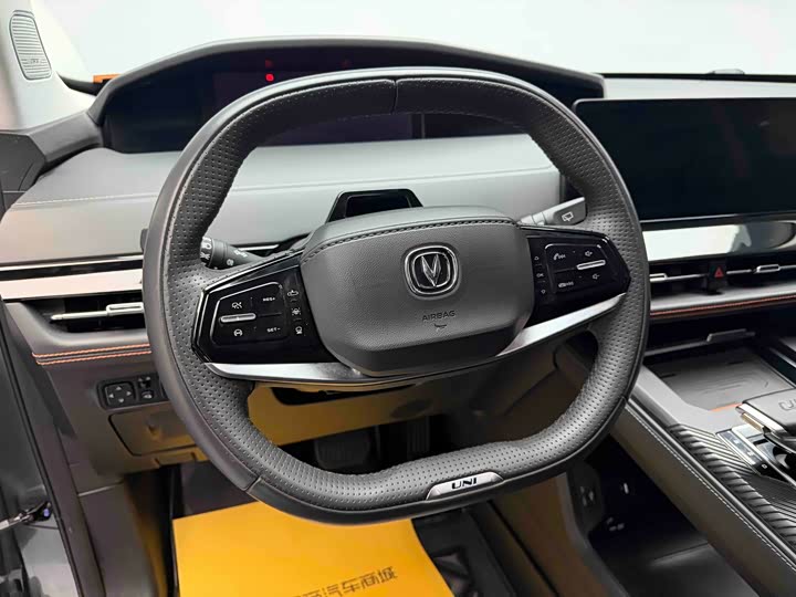 Changan UNI-K Hybrid 2022 2022款 蓝鲸iDD 130km 1.5T 尊贵型