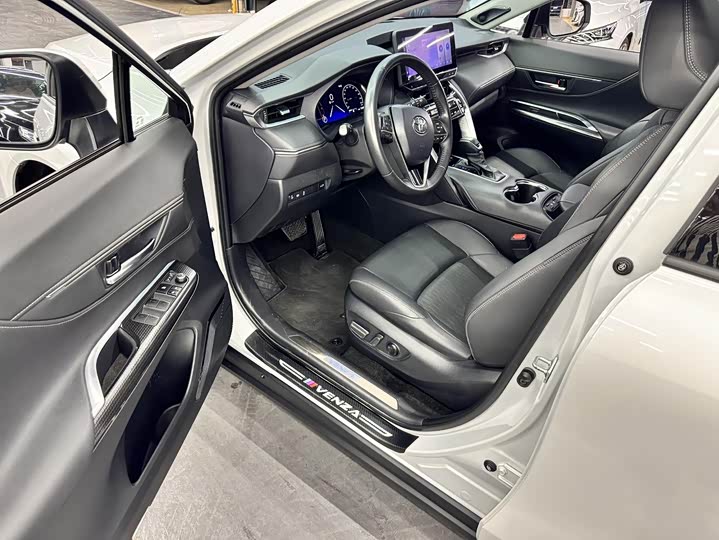 Toyota Venza 2023 2023款 2.0L CVT两驱尊贵版