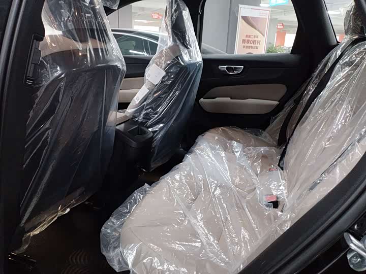 Volvo XC60 2026 2026款 B5 四驱智远豪华版