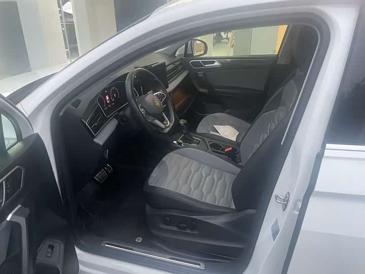 Volkswagen Tiguan X 2022 2022款 330TSI 两驱越享版