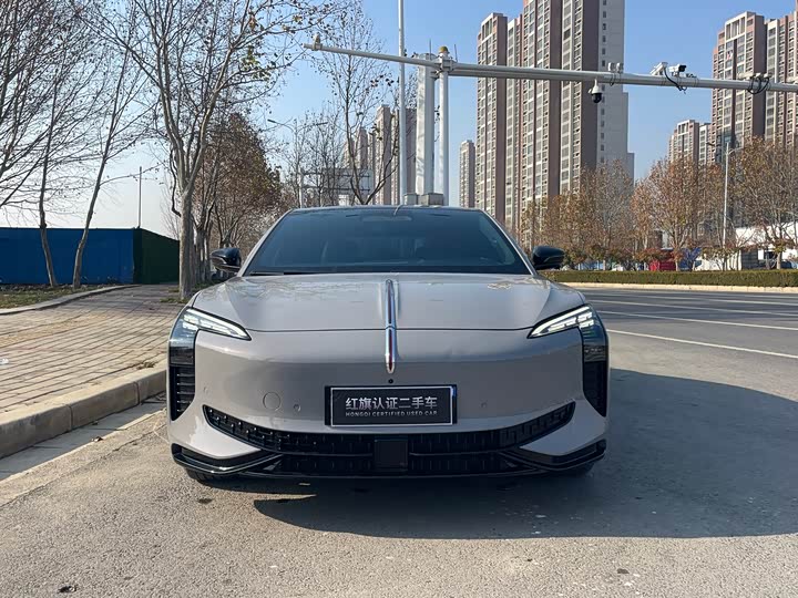 2025 Hongqi EH7
