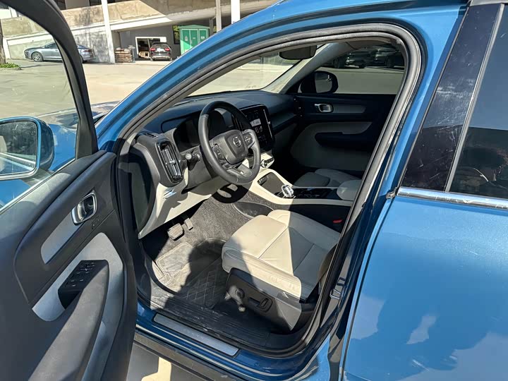 Volvo XC40 2024 2024款 B4 四驱智远豪华版