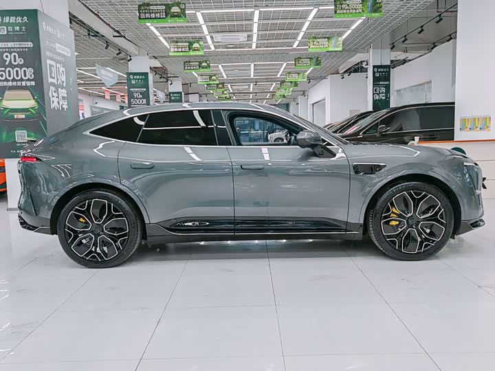 Avatr 11 2024 2024款 730 三激光后驱奢享版