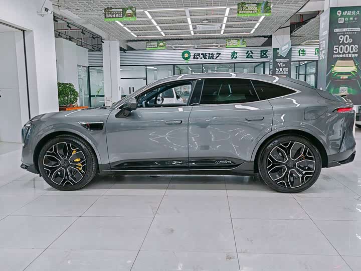 Avatr 11 2024 2024款 730 三激光后驱奢享版