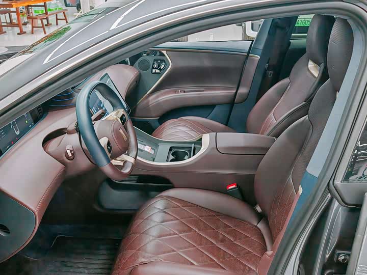 Avatr 11 2024 2024款 730 三激光后驱奢享版