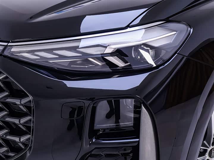 Audi Q6 2023 2023款 45 TFSI quattro 齐云型 飞骑套装